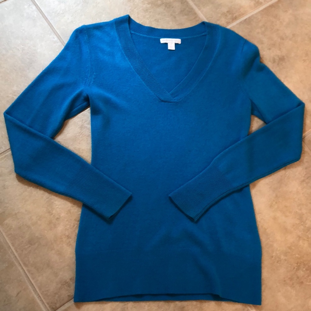 💙Soft Acrylic V-Neck Sweater